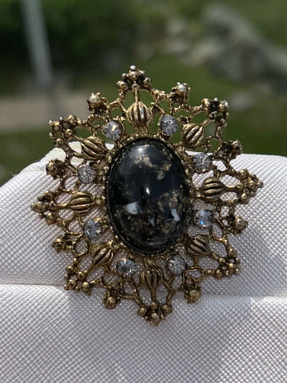 Gold Filigree Black Stone Brooch - Elegant Women's Jewelry Beautiful
